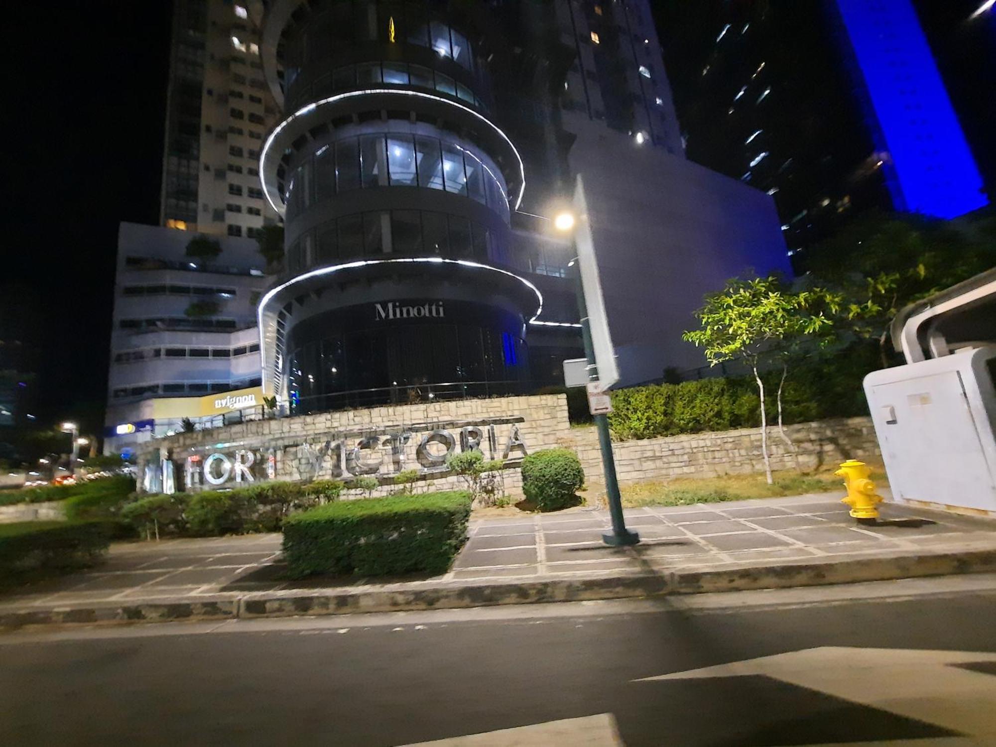 L1 Twin Bed Staycation In Bonifacio Global 9 Manila