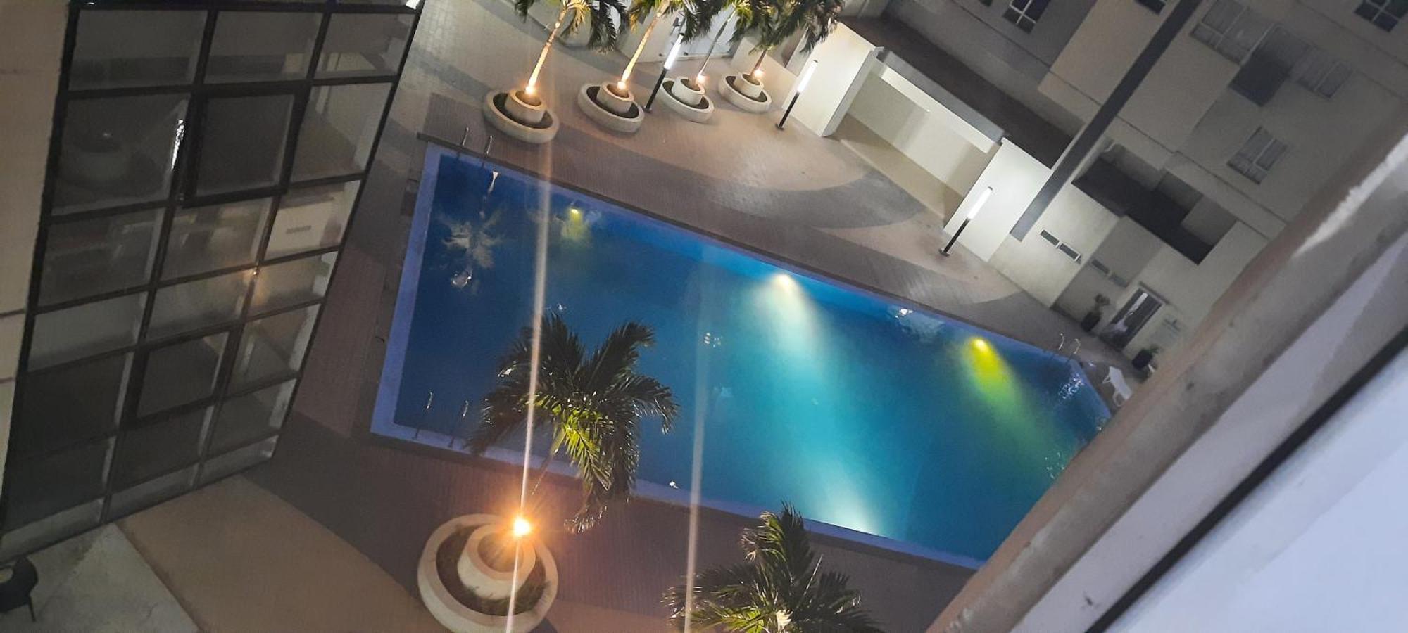 L1 Twin Bed Staycation In Bonifacio Global 9 Apartment